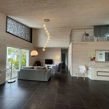Maison Moderne, Piscine Privee - 6 Pers. - Fr-1-881-2 Léon